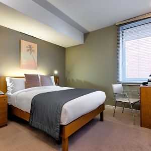 Kamer met een King Size Bed